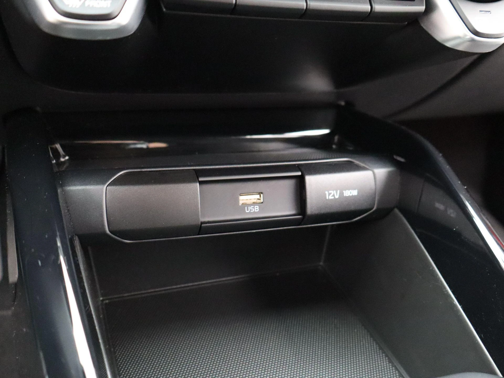 Kia-Stonic-image-22