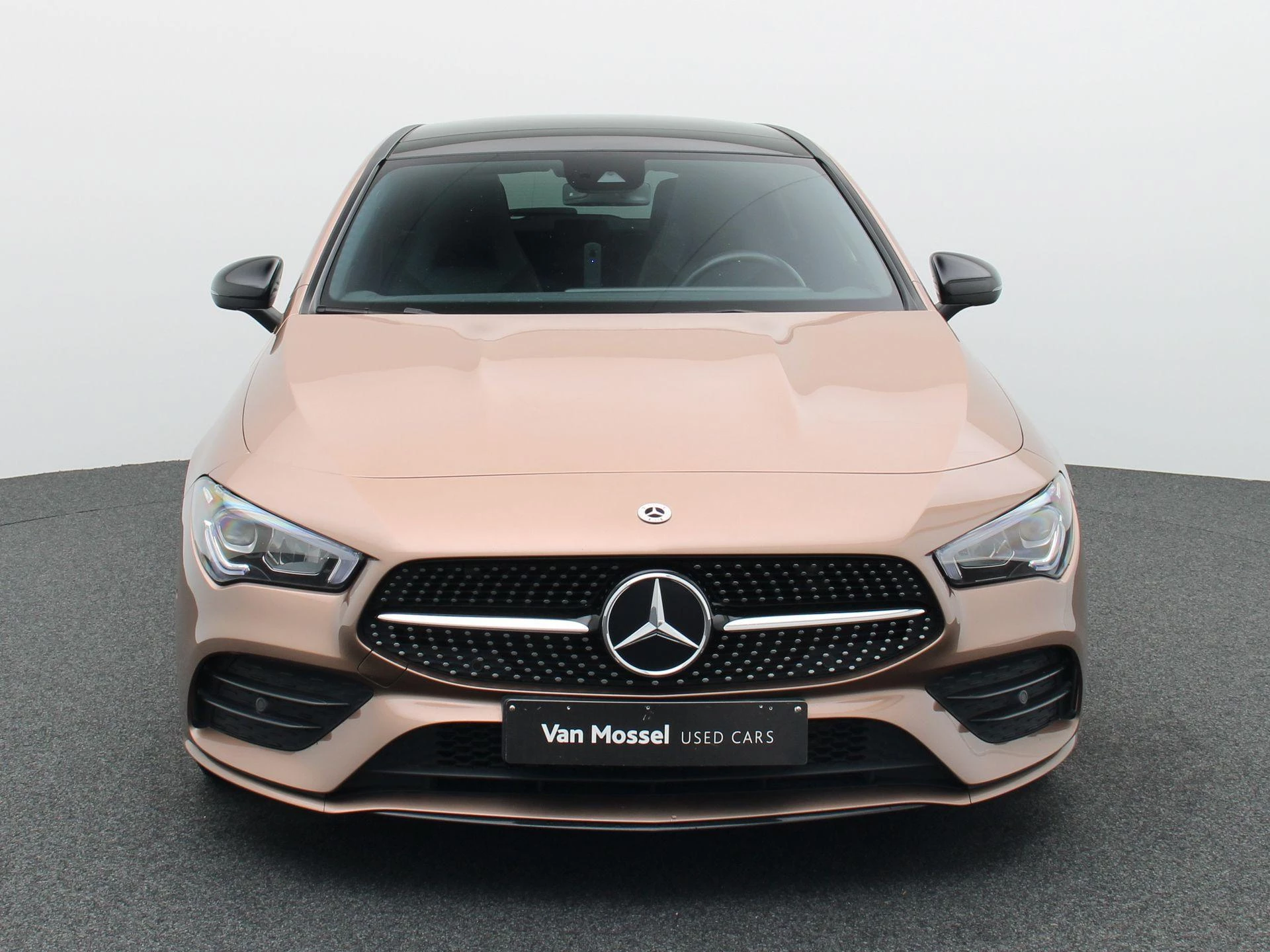 Mercedes-Benz CLA 200 d Shooting Brake + AMG LINE + PANO DAK + TREKHAAK +