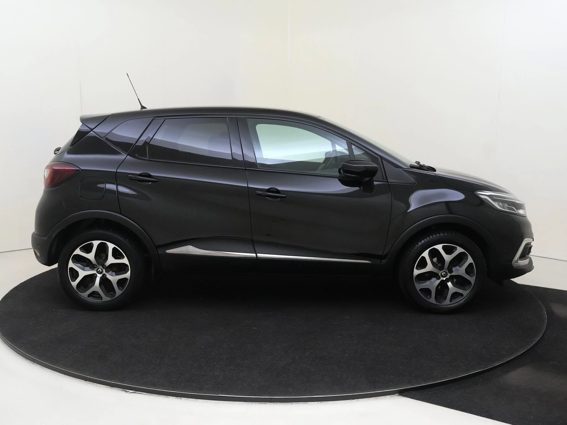 Renault-Captur-image-12