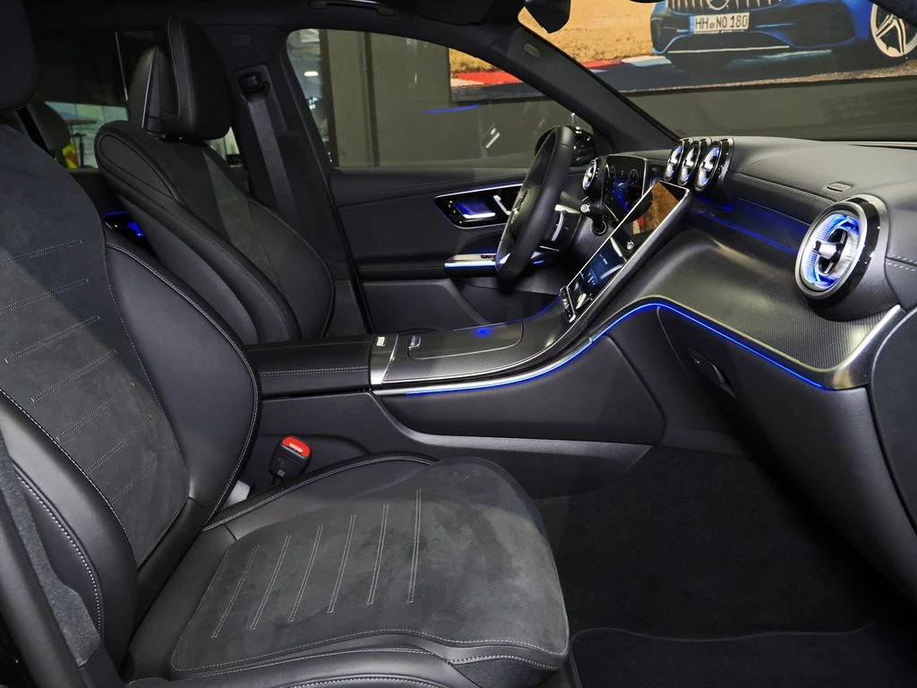 Mercedes-Benz-GLC 220 d-image-12