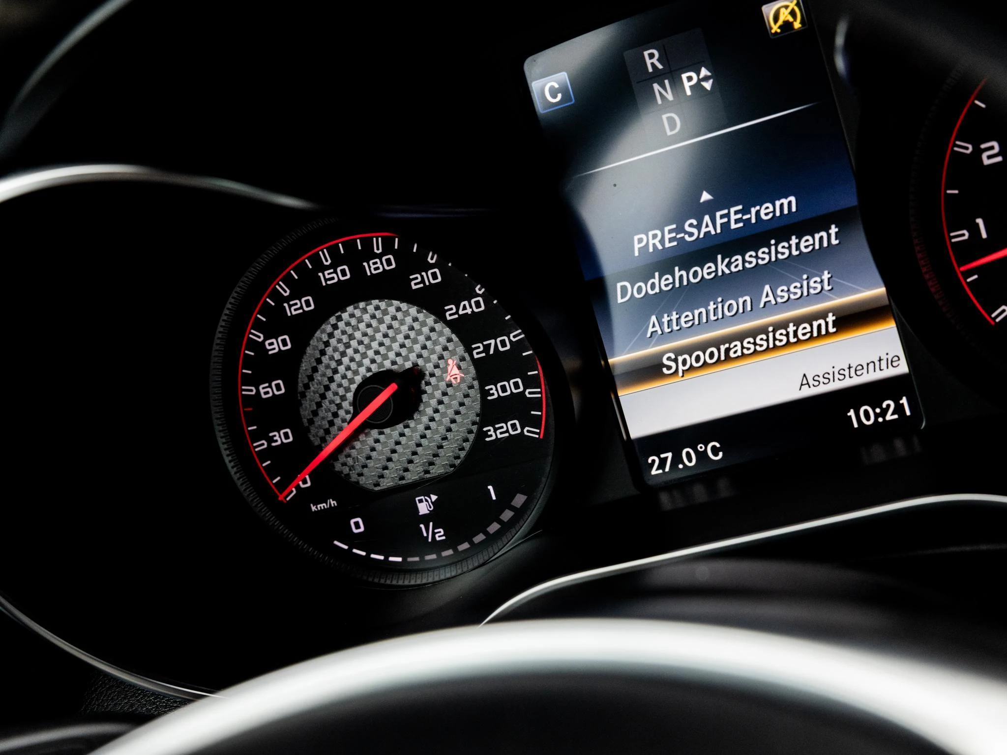 Mercedes-Benz-C-Klasse-image-43