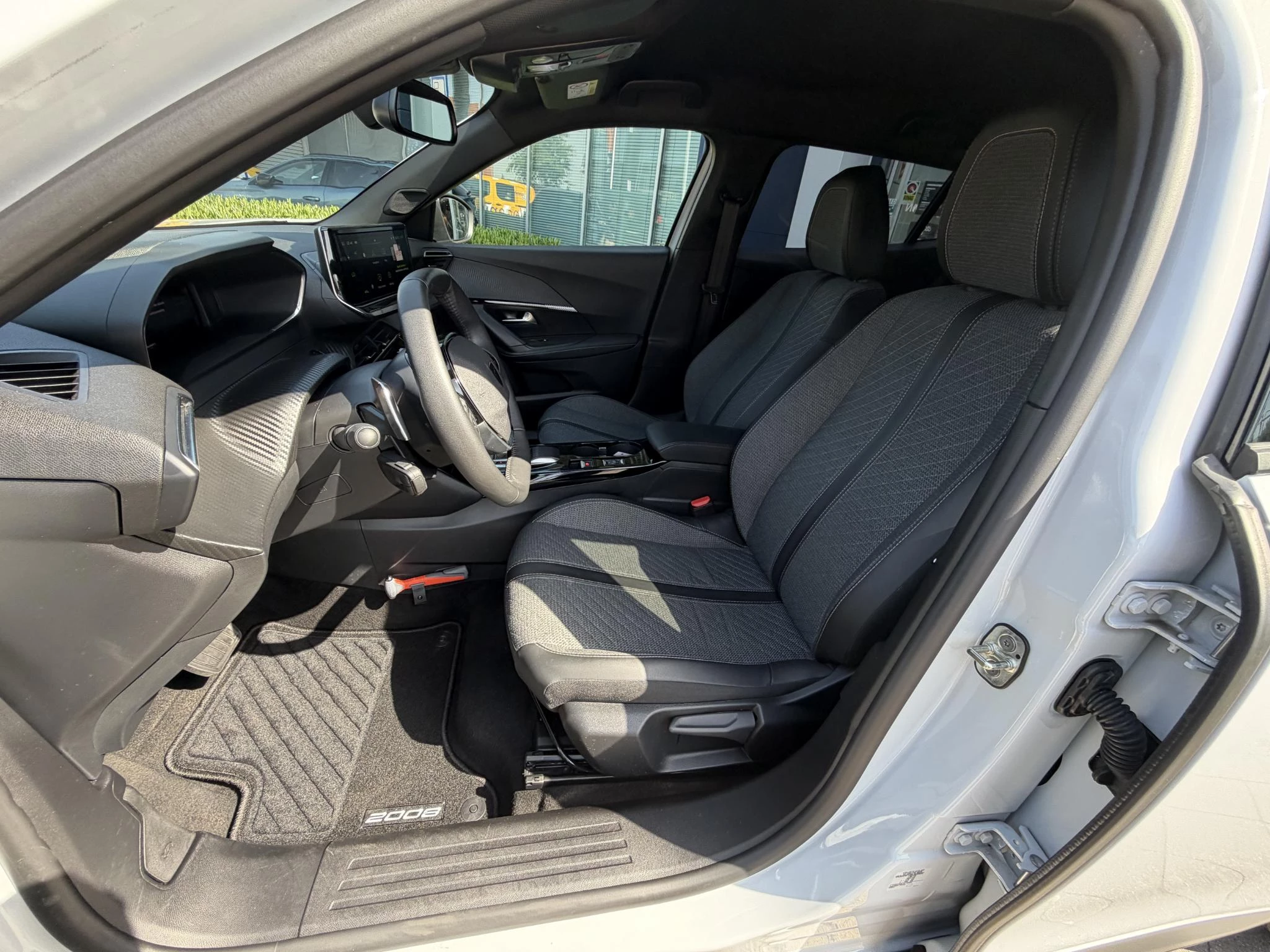 Peugeot-2008-image-15