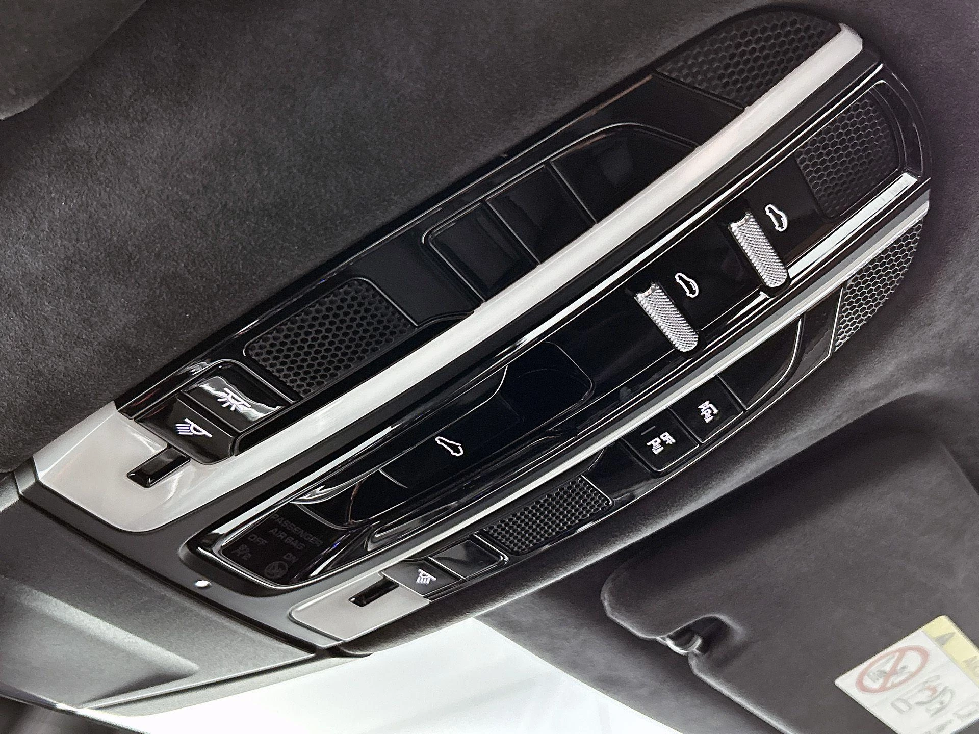 Porsche-Panamera-image-13