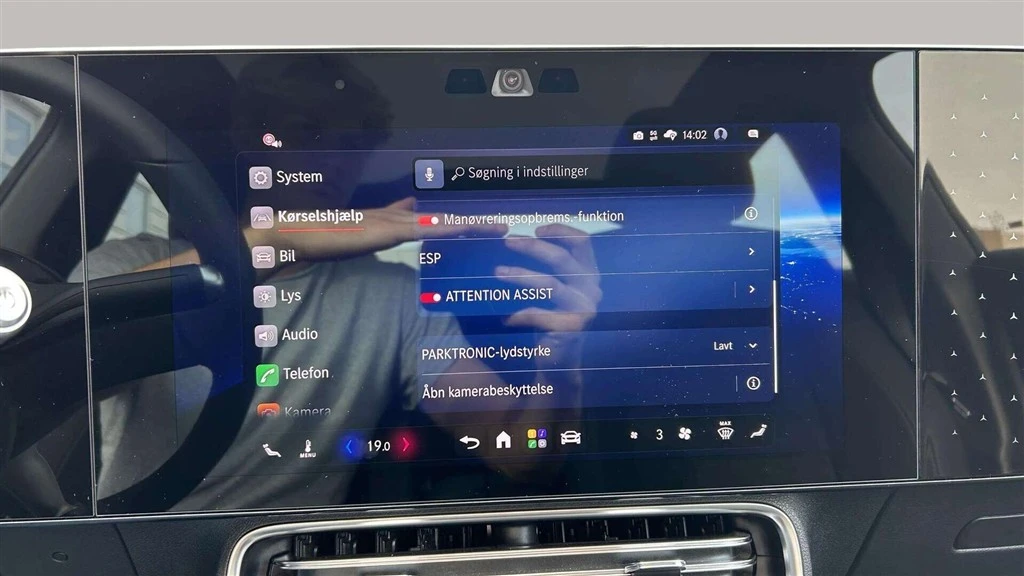 Mercedes-Benz-CLA-image-19