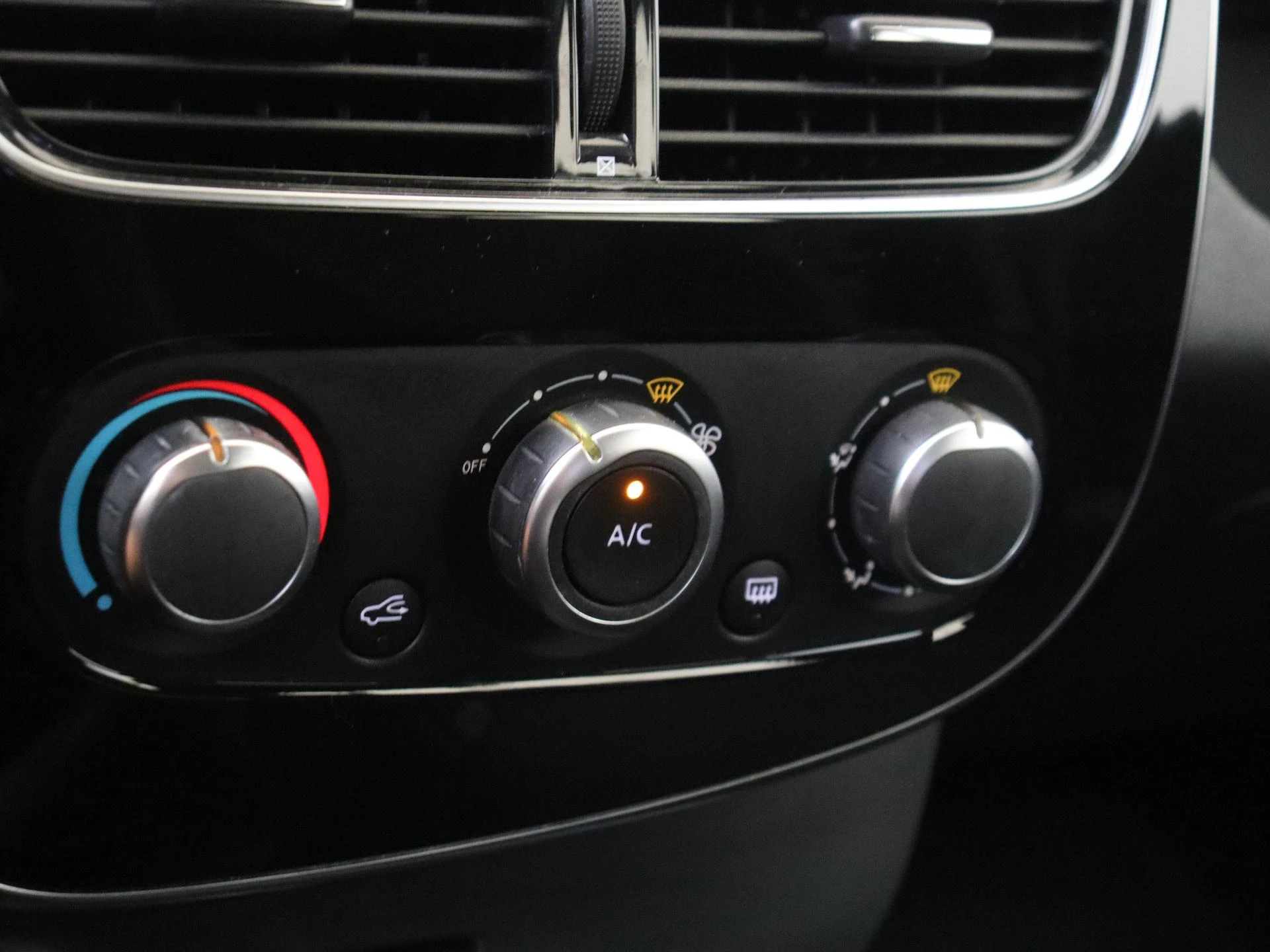 Renault-Clio-image-19