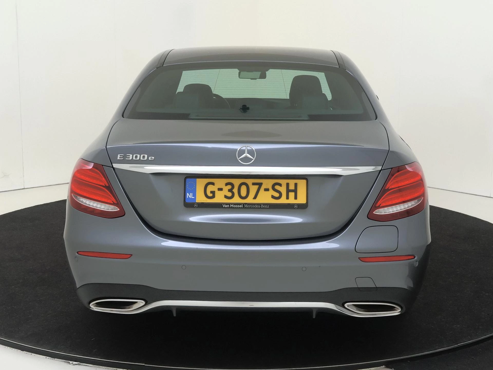 Mercedes-Benz-E-Klasse-image-6