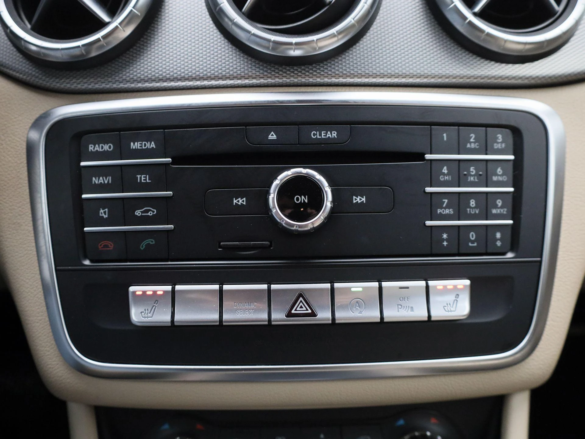 Mercedes-Benz-CLA-image-17