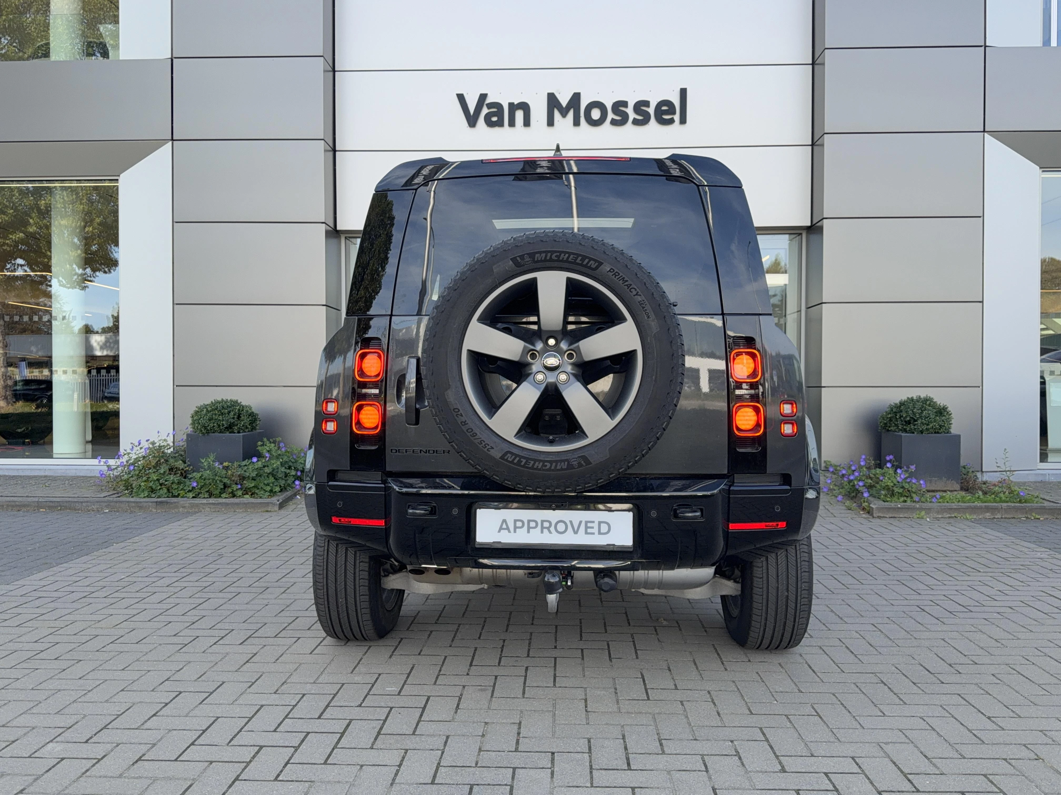 Land Rover-Defender-image-5