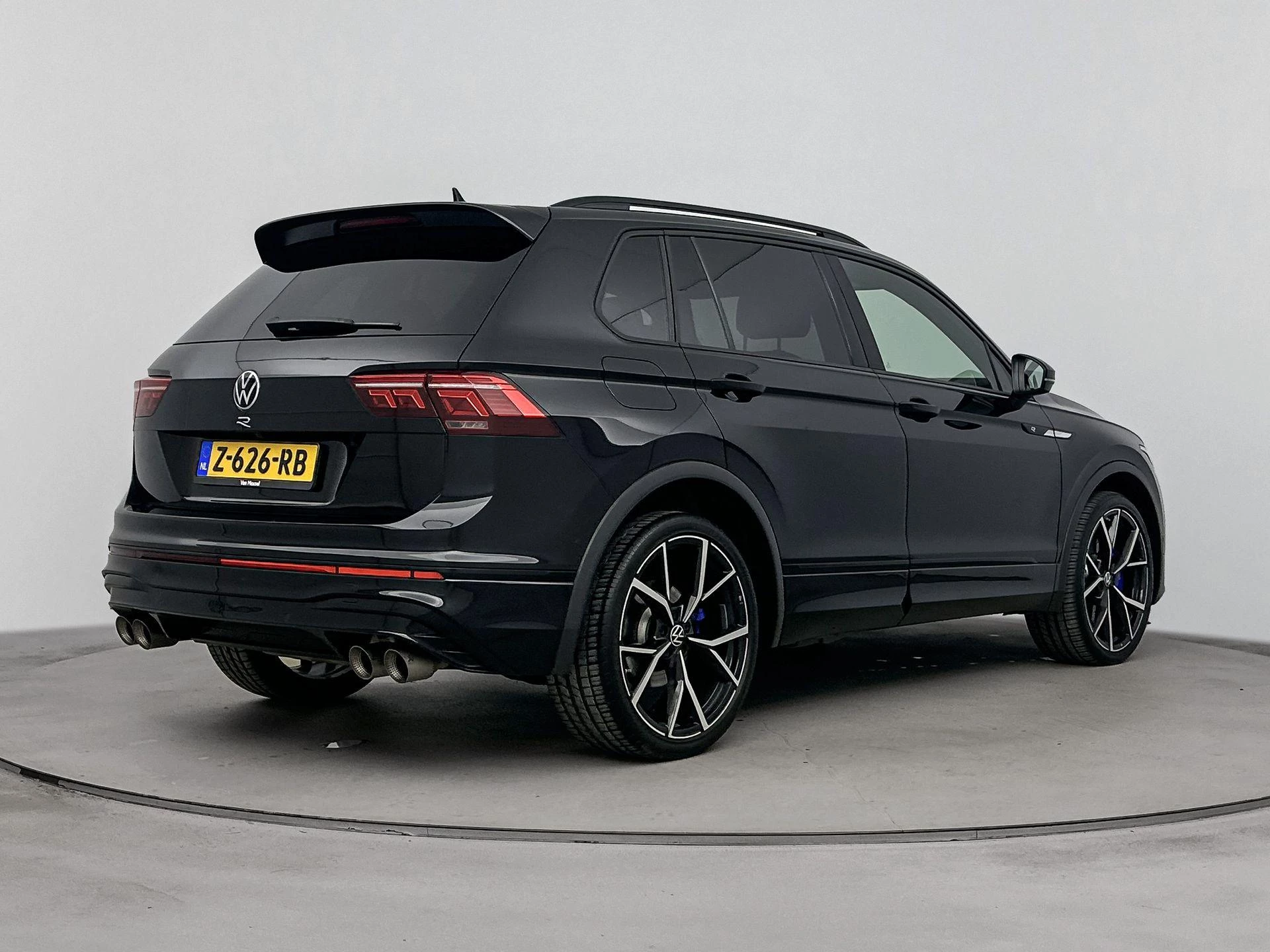 Volkswagen-Tiguan-image-3