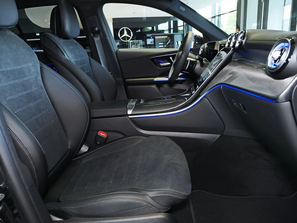 Mercedes-Benz-GLC 200 d-image-8