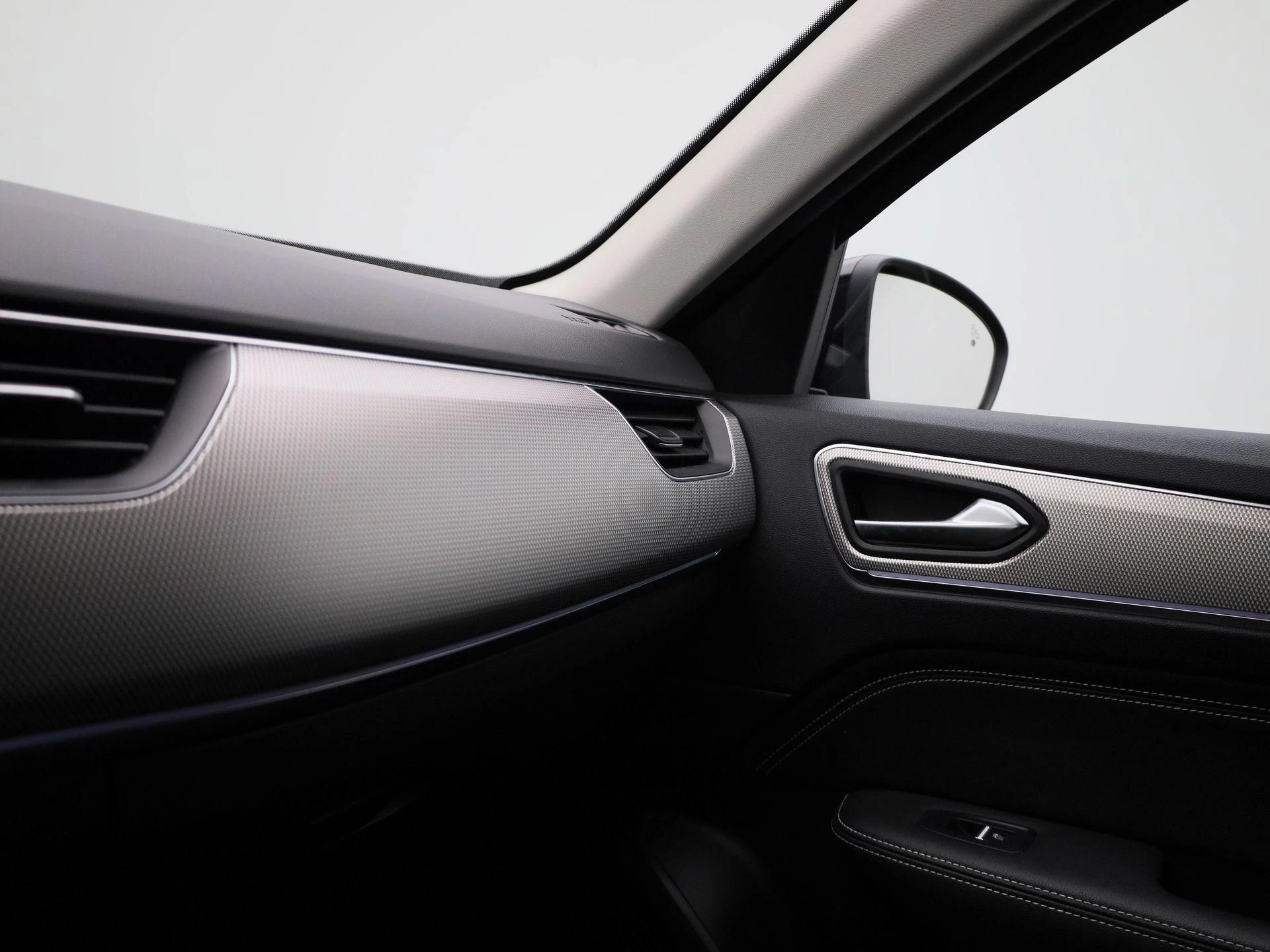 Renault-Arkana-image-24