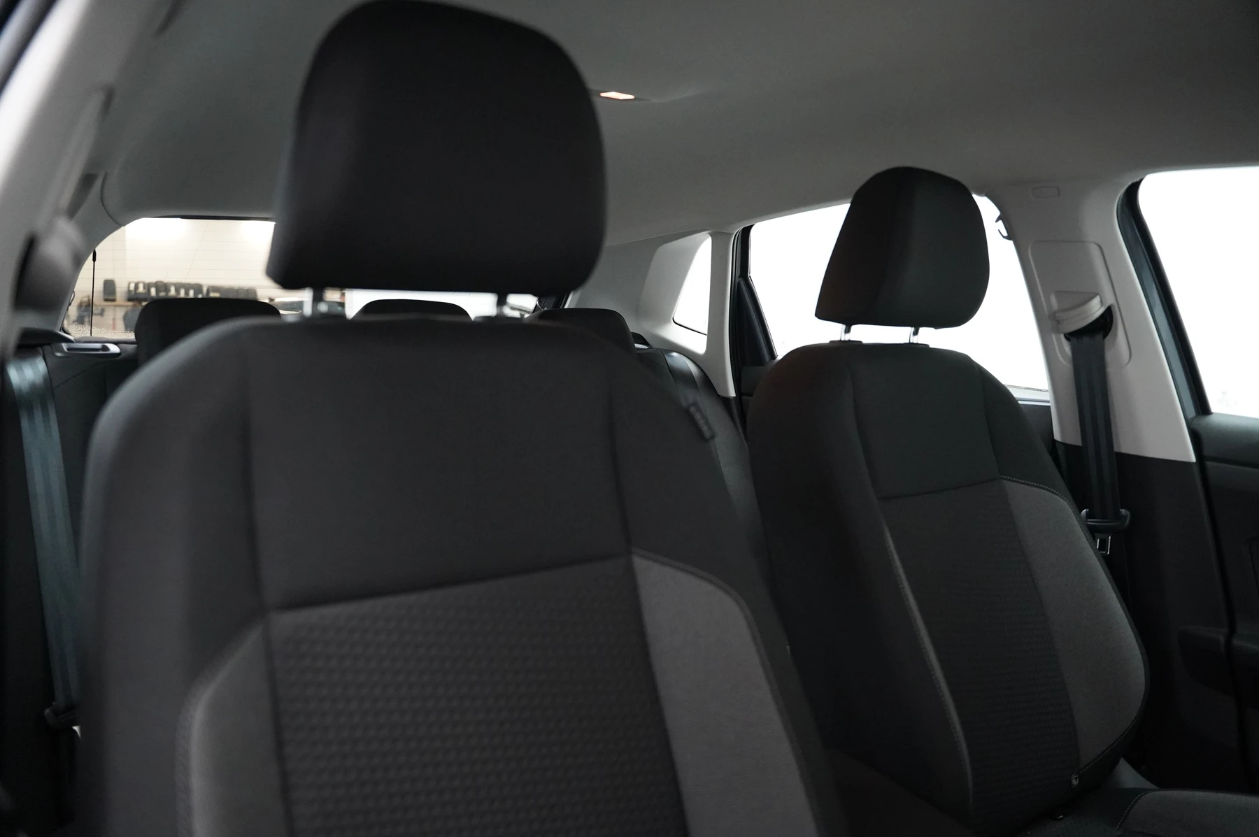 Volkswagen-Polo-image-25