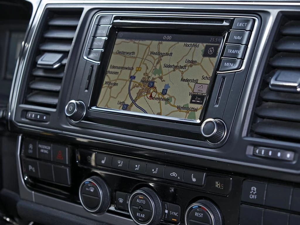 Volkswagen-Transporter-image-11