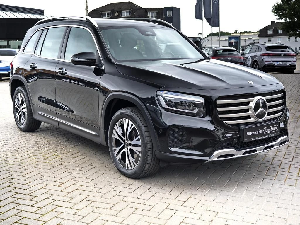 Mercedes-Benz-GLB 200 d-image-4