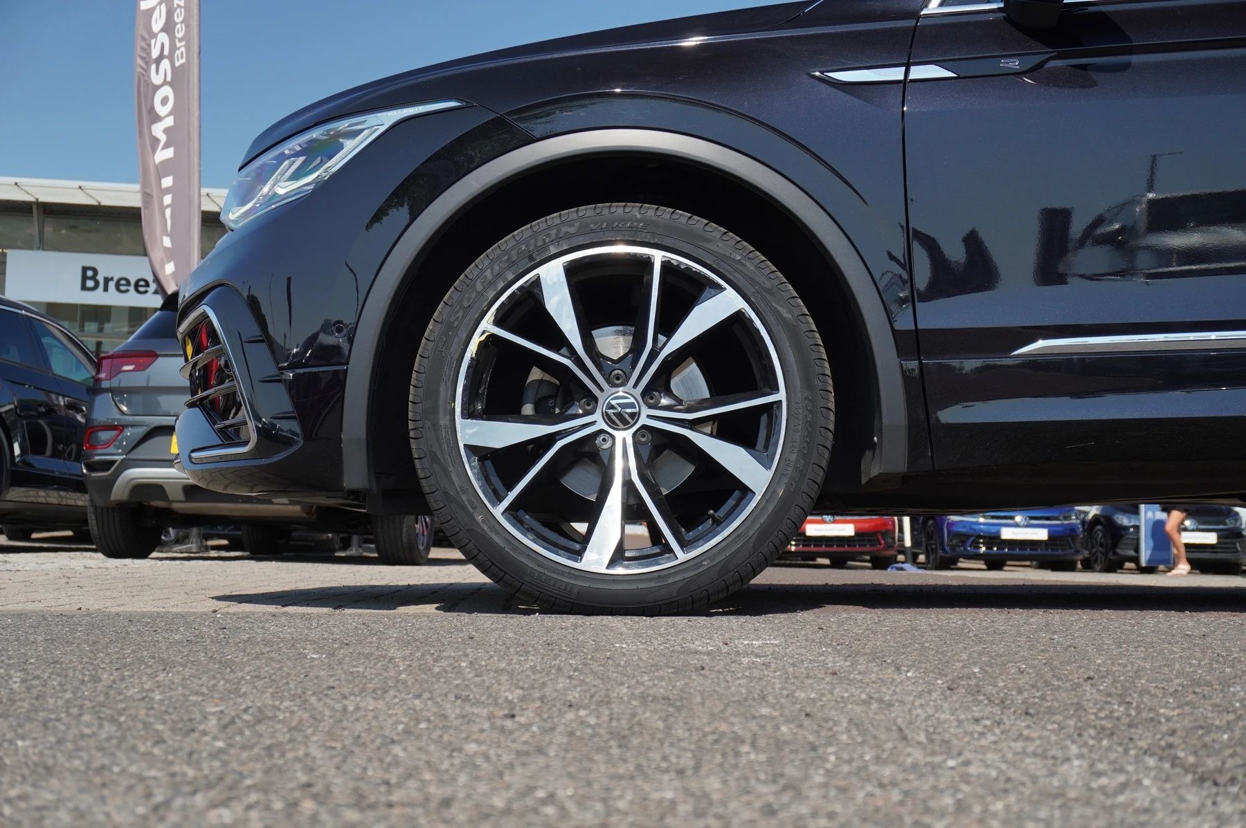 Volkswagen-Tiguan-image-4