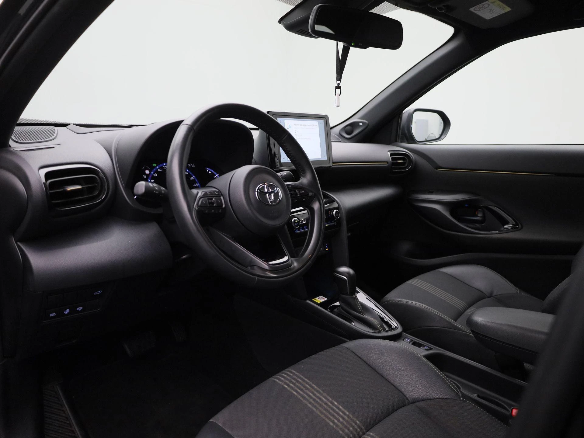 Toyota-Yaris Cross-image-32