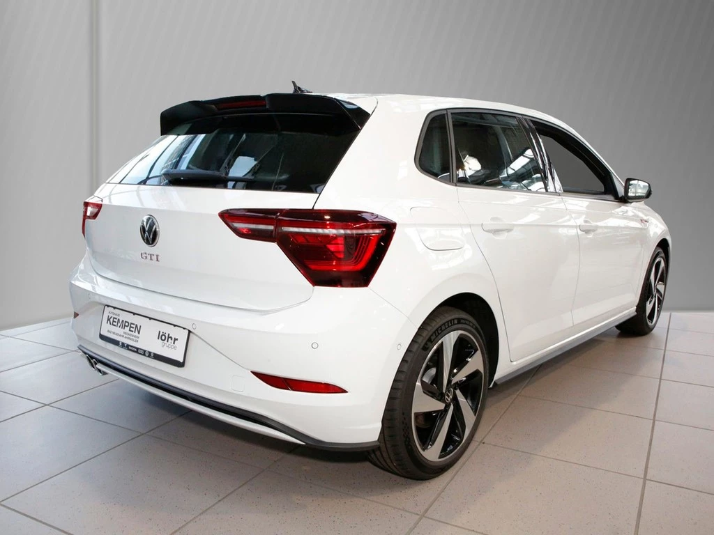 Volkswagen-Polo-image-3