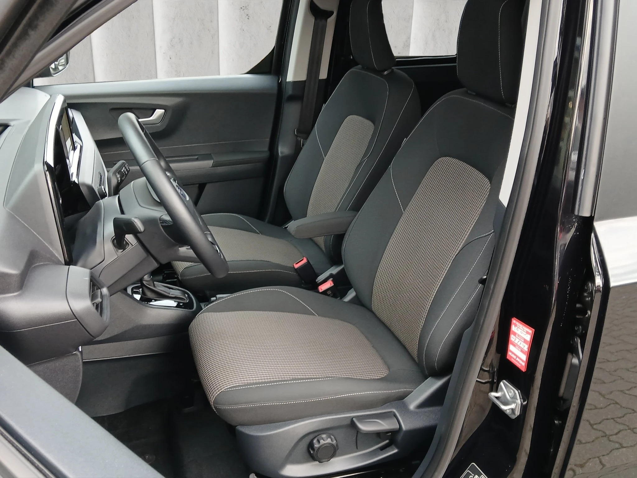 Ford-Tourneo Courier-image-9