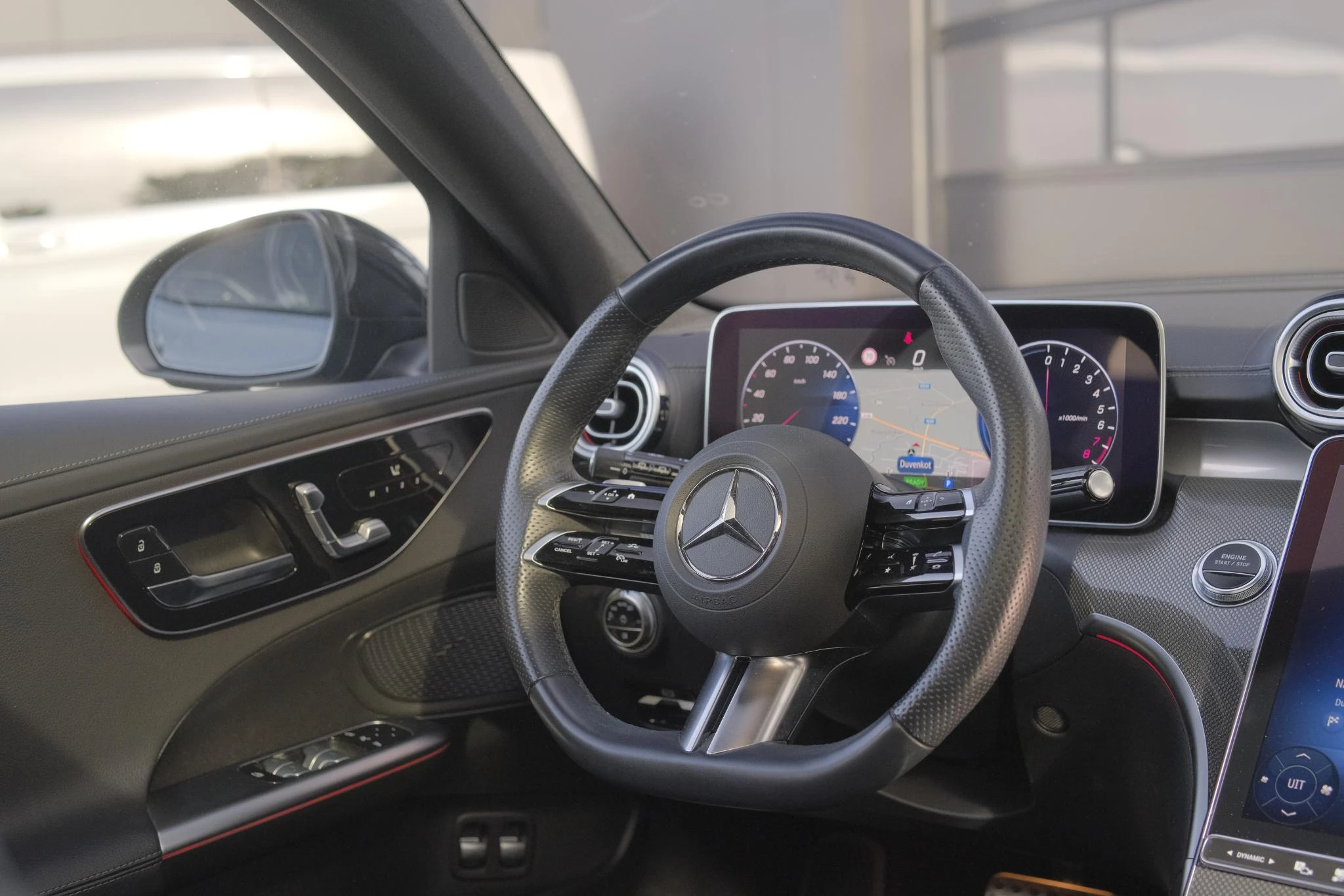 Mercedes-Benz-C-Klasse-image-21