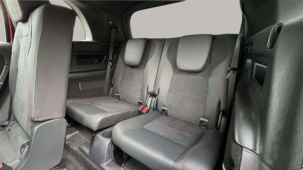 Mercedes-Benz-EQB-image-21