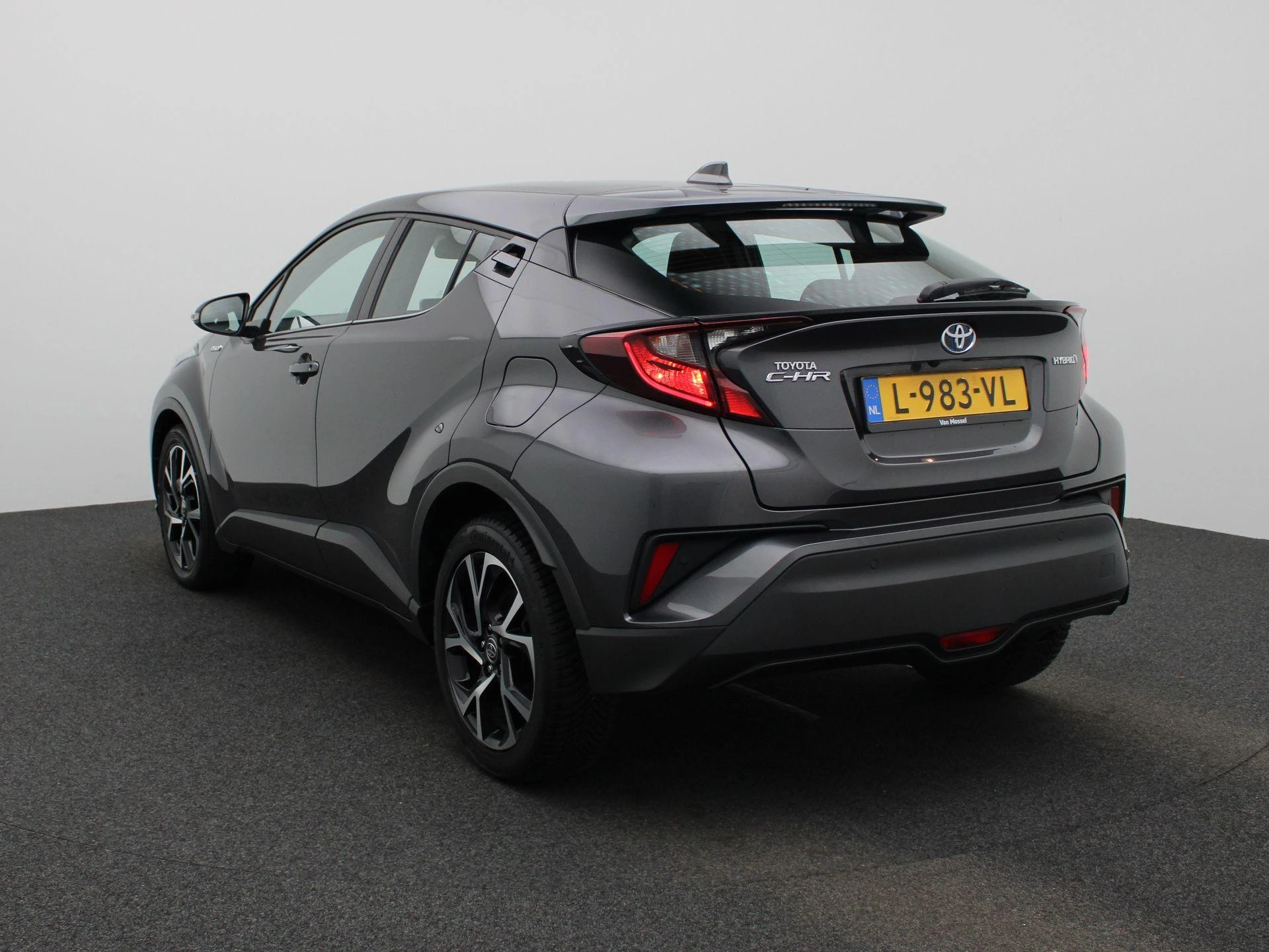 Toyota-C-HR-image-1