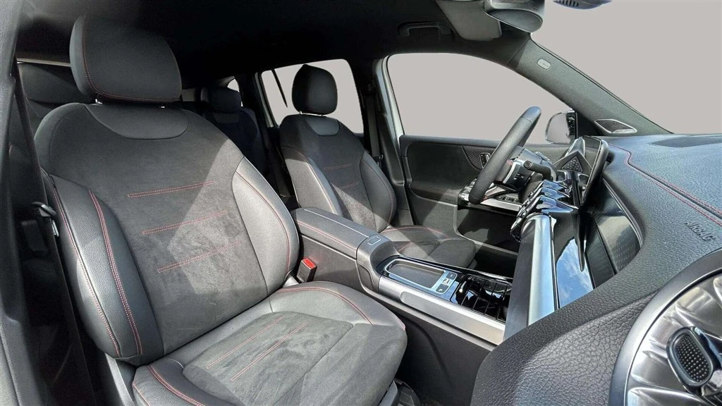 Mercedes-Benz-EQB-image-21