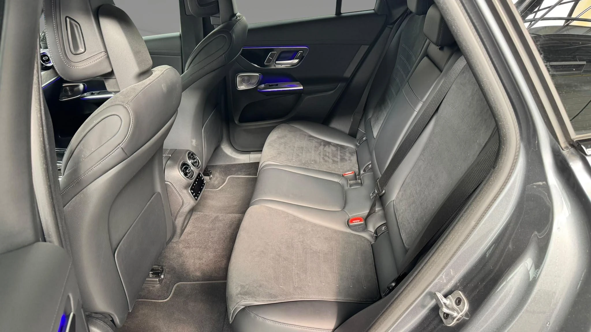 Mercedes-Benz GLC SUV 220d 4MATIC AMG Line + PANO DAK + DIGITAL LIGHT + BURMESTER + HEAD UP +