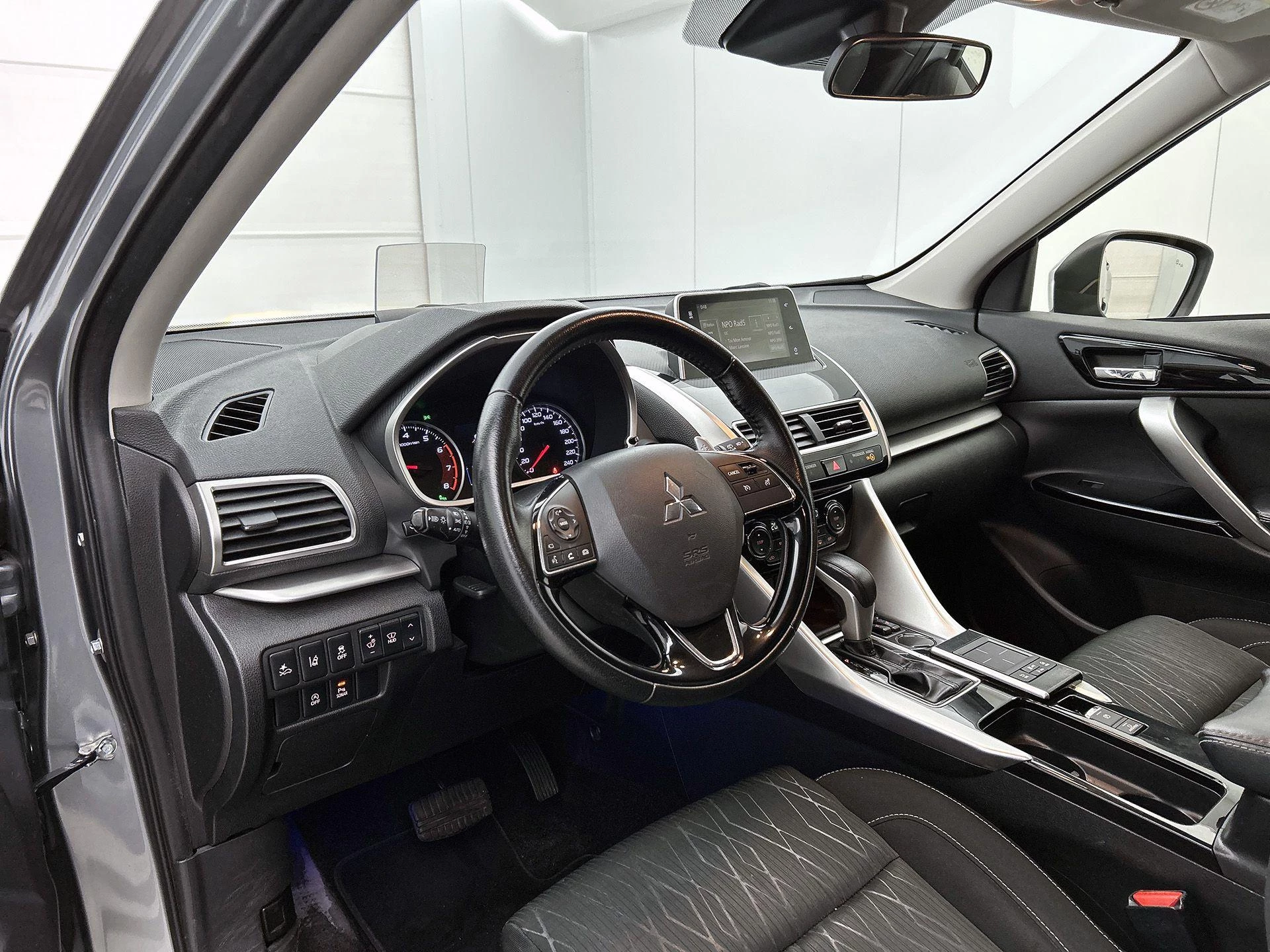 Mitsubishi-Eclipse Cross-image-17