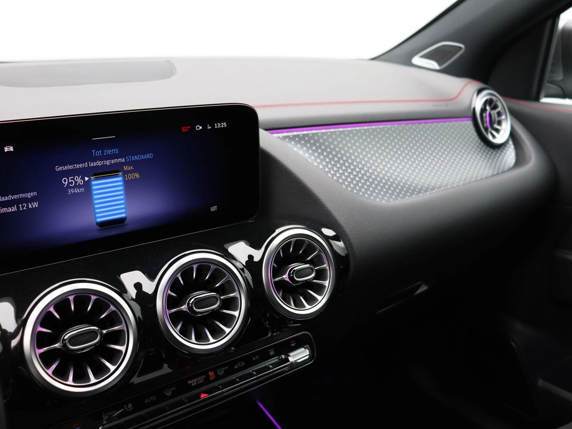 Mercedes-Benz EQA 250+ Star Edition + AMG + PANO DAK + BURMESTER + TREKHAAK + HEAD UP