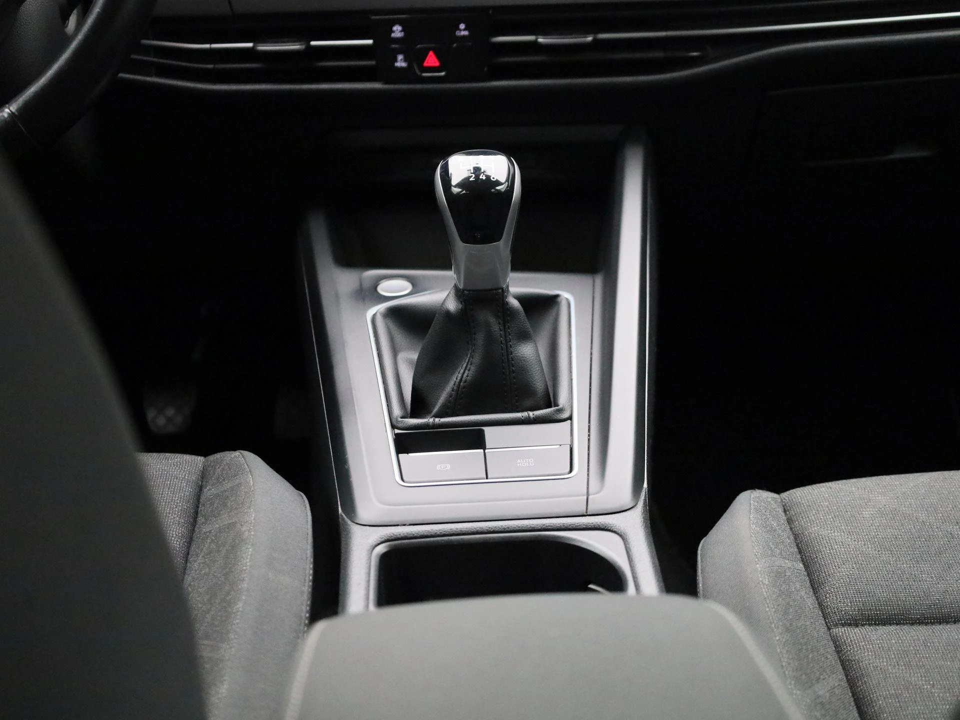Volkswagen-Golf-image-9