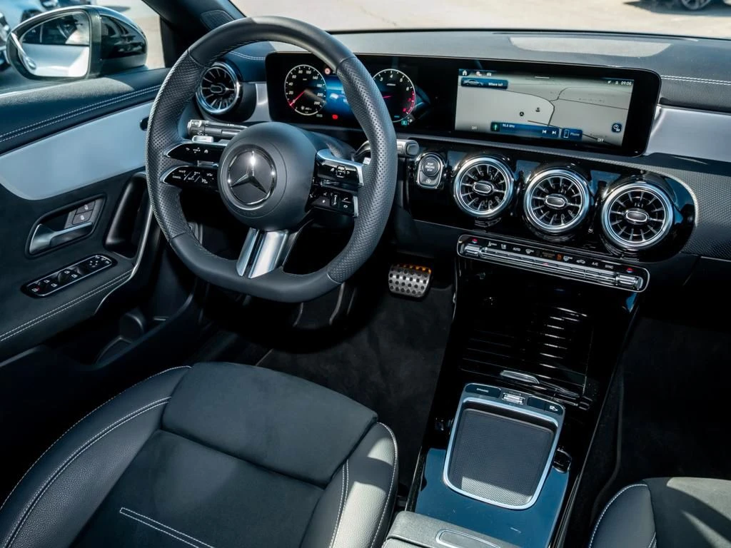 Mercedes-Benz-CLA 200-image-9