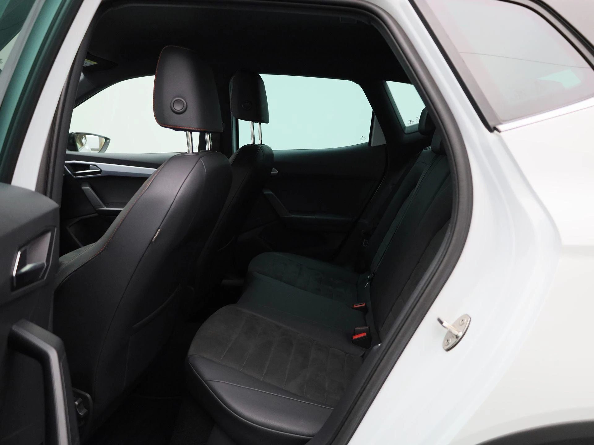 SEAT-Arona-image-9