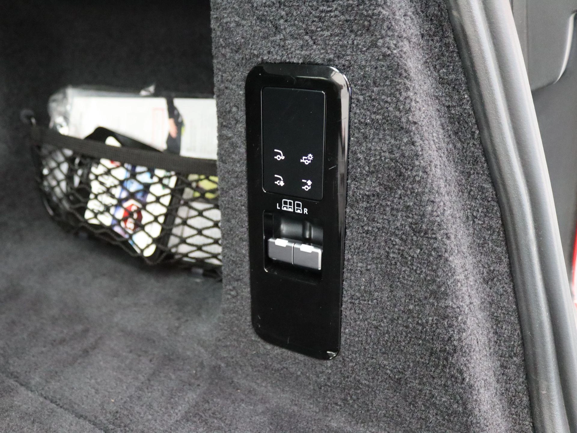 Land Rover-Range Rover Sport-image-33