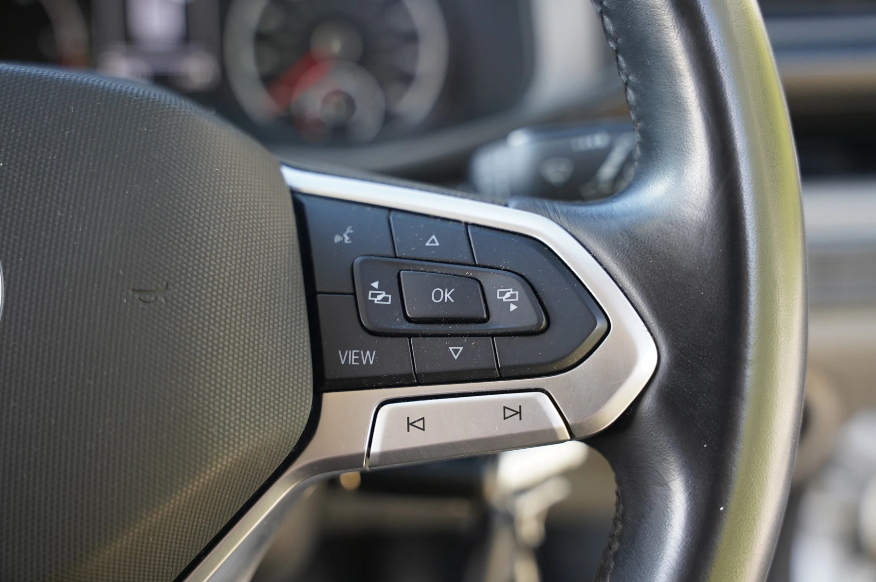 Volkswagen-Transporter-image-15