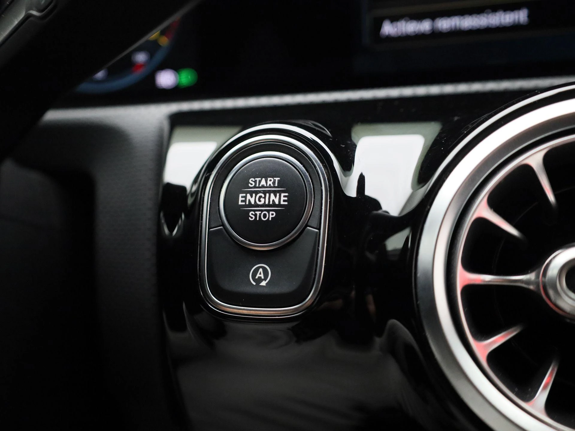 Mercedes-Benz-A-Klasse-image-32