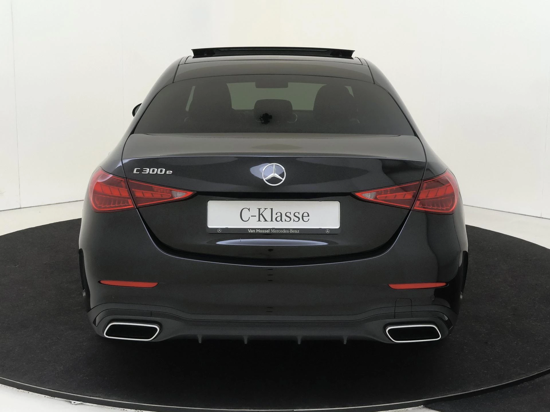 Mercedes-Benz-C-Klasse-image-6
