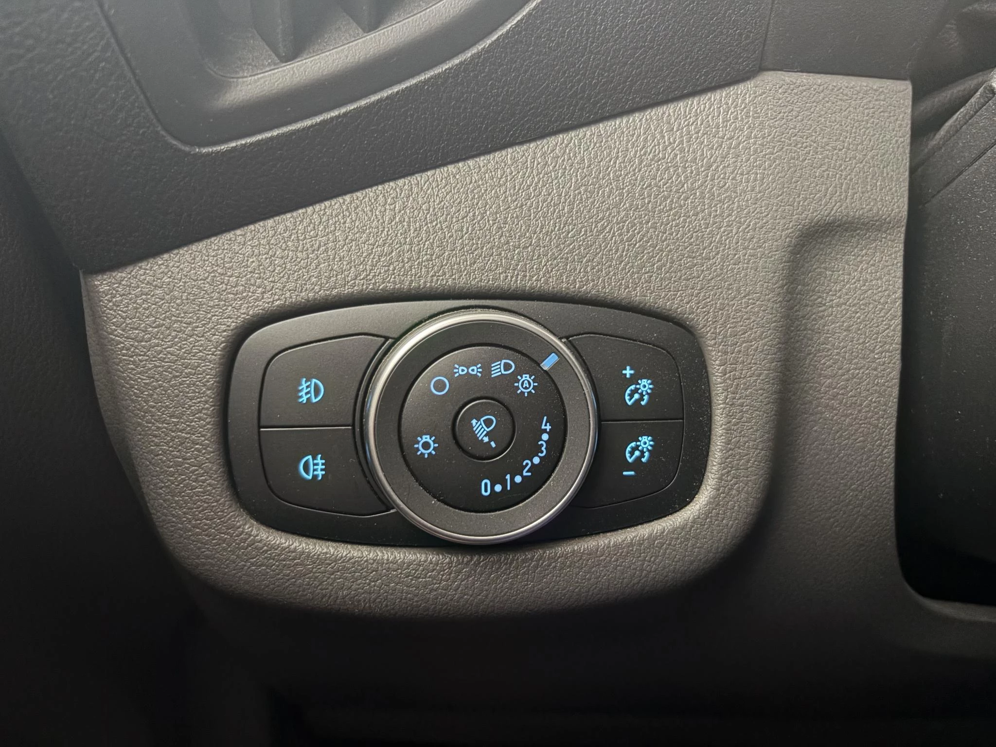 Ford-Transit Connect-image-19