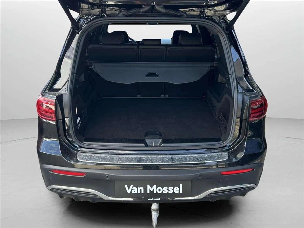 Mercedes-Benz-EQB-image-22