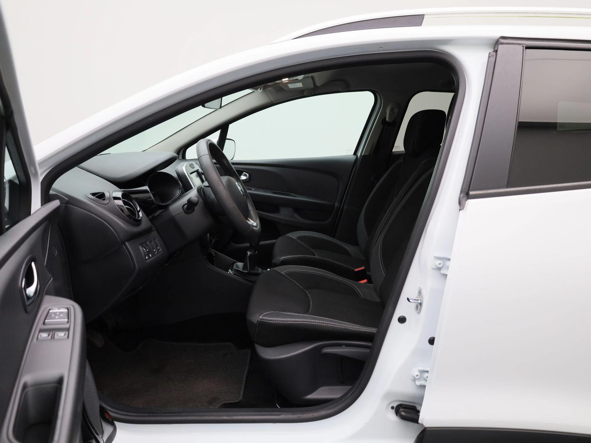 Renault-Clio-image-8
