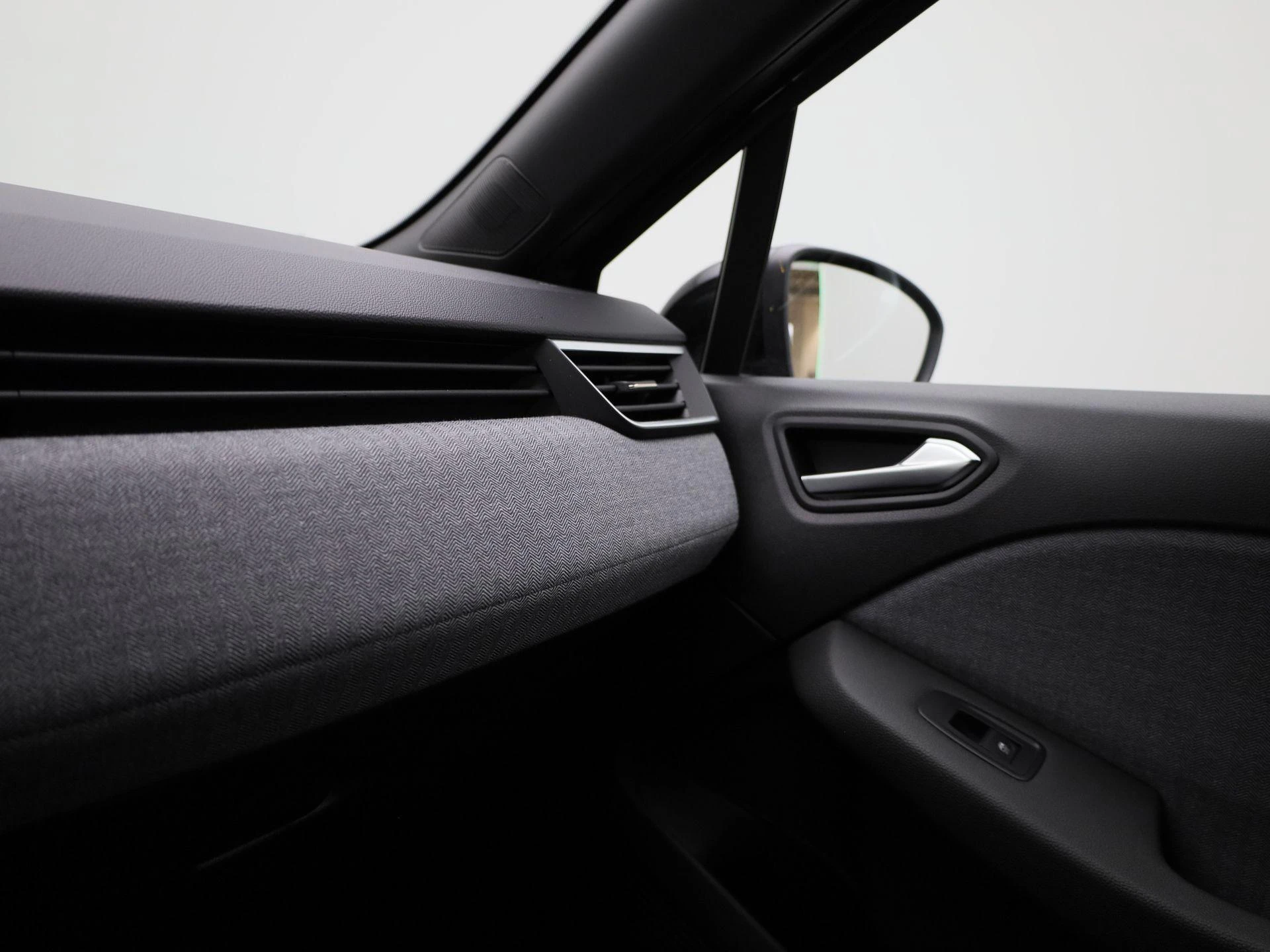 Renault-Clio-image-23