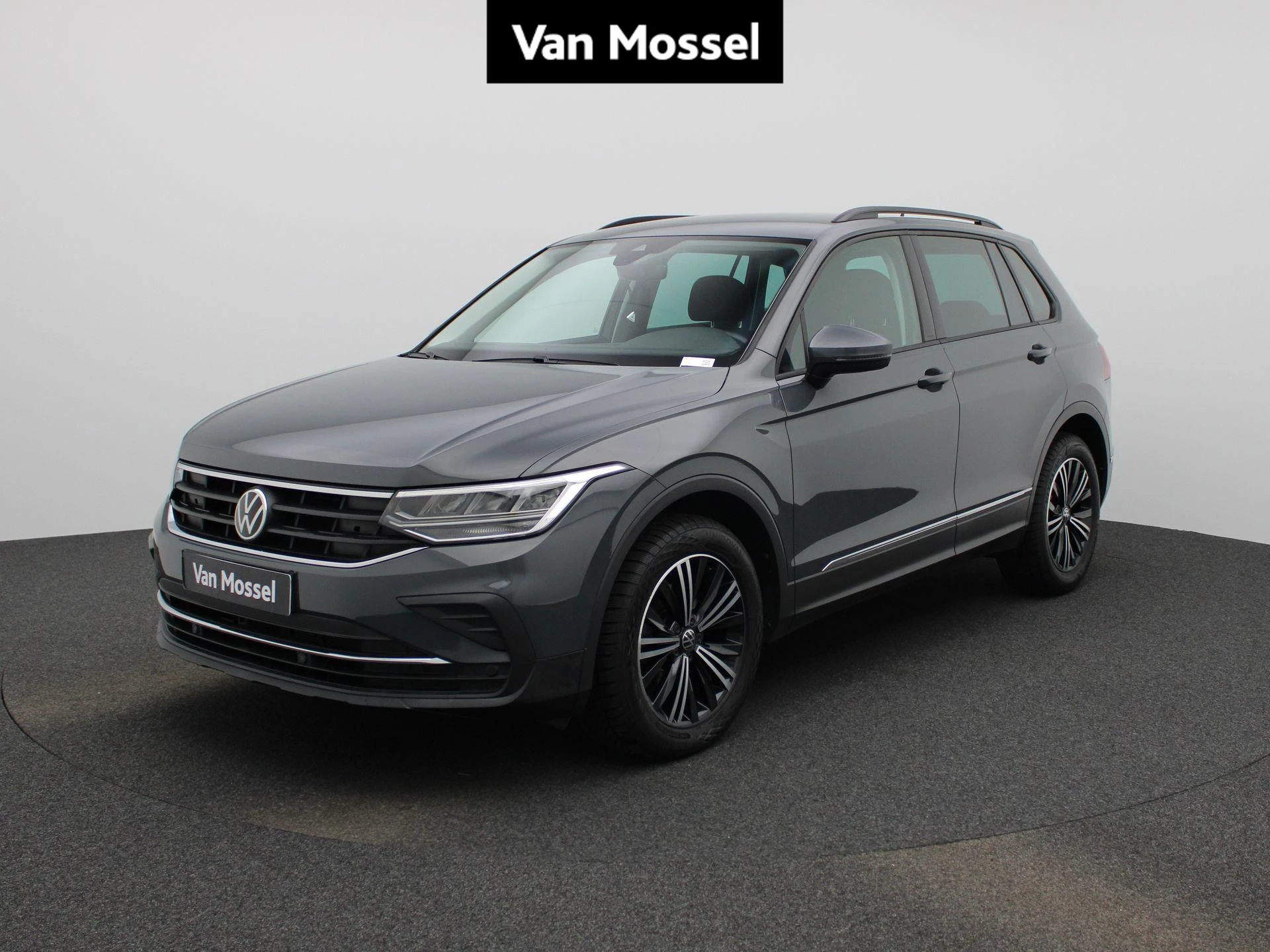 Volkswagen-Tiguan-image-0