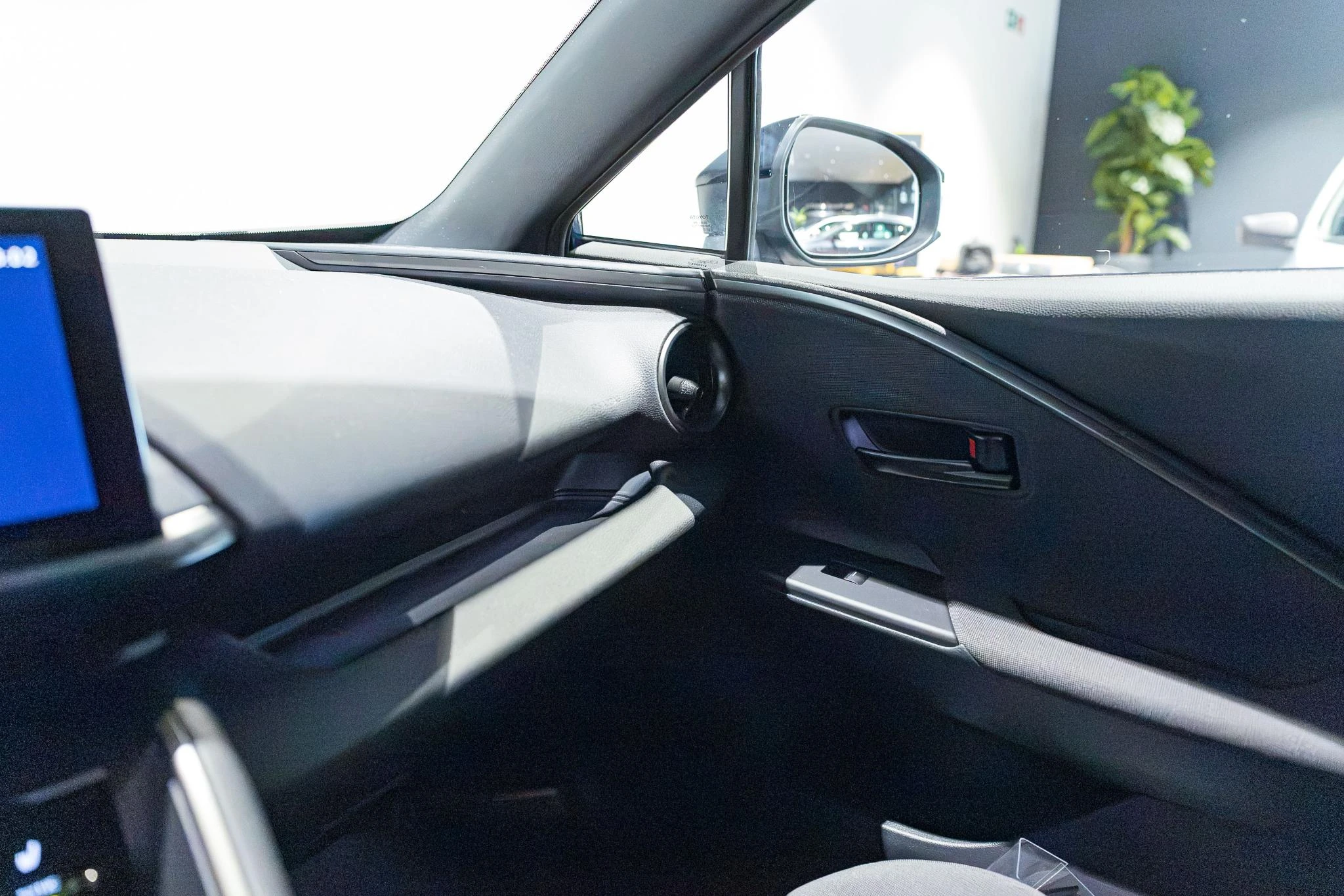 Toyota-C-HR-image-32