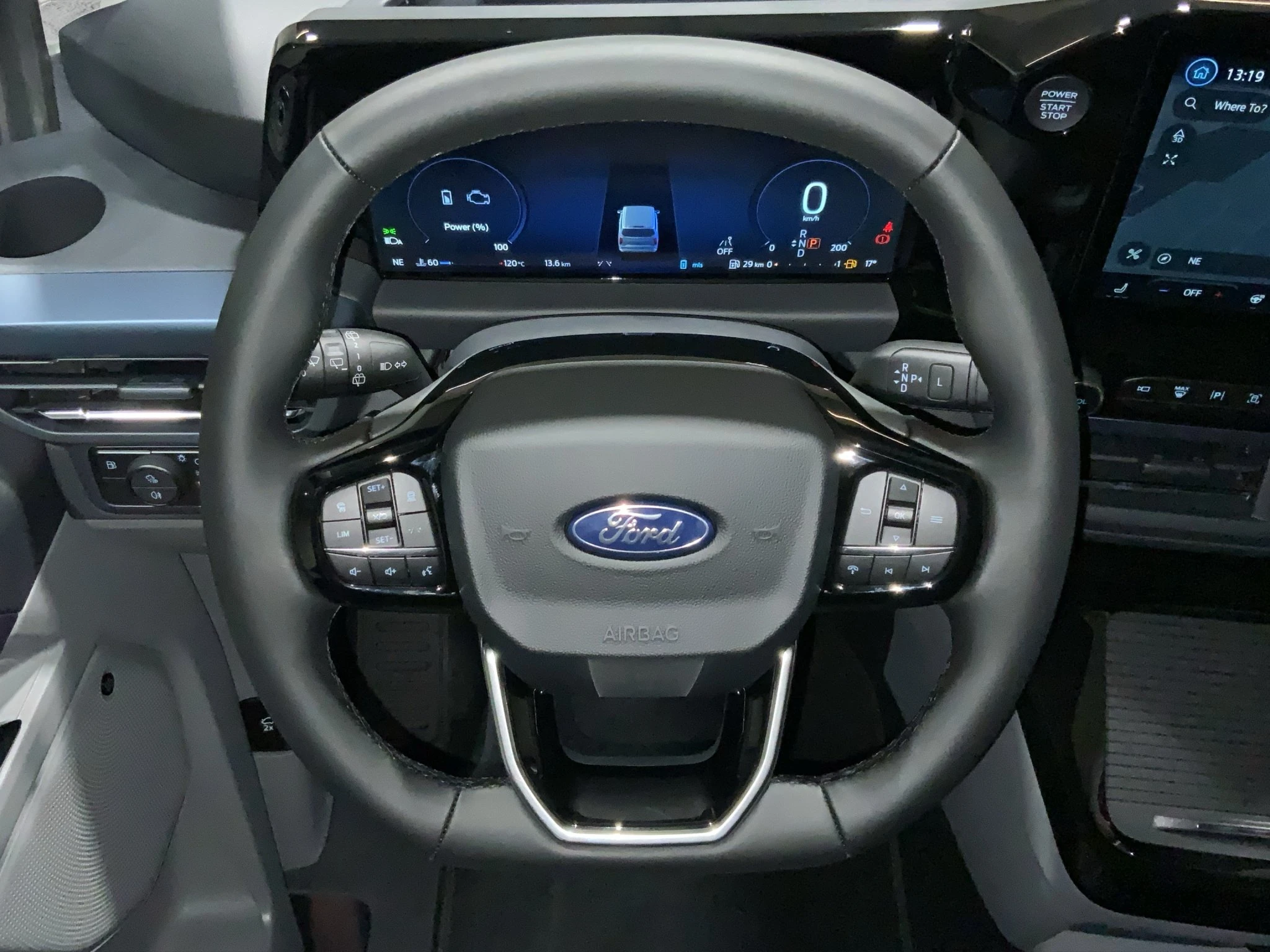 Ford-Tourneo Custom-image-12