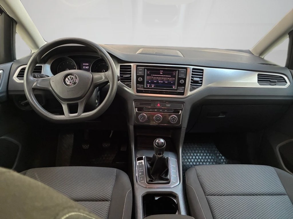Volkswagen-Golf Sportsvan-image-10