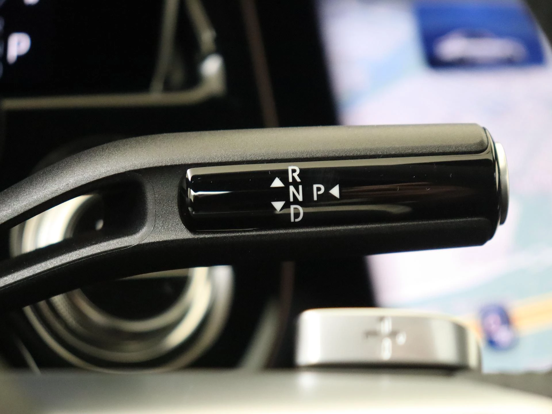 Mercedes-Benz-E-Klasse-image-14