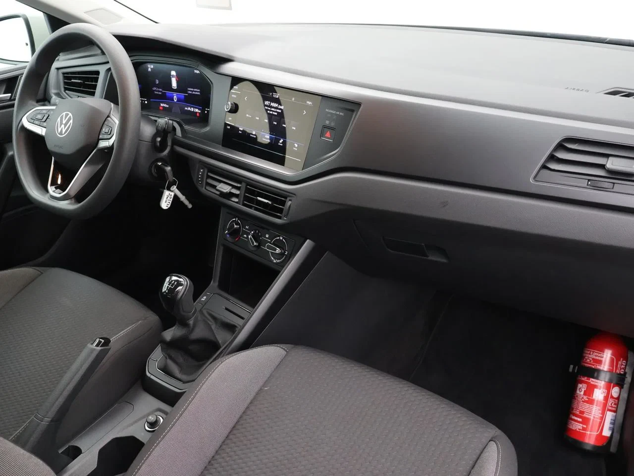 Volkswagen-Polo-image-23