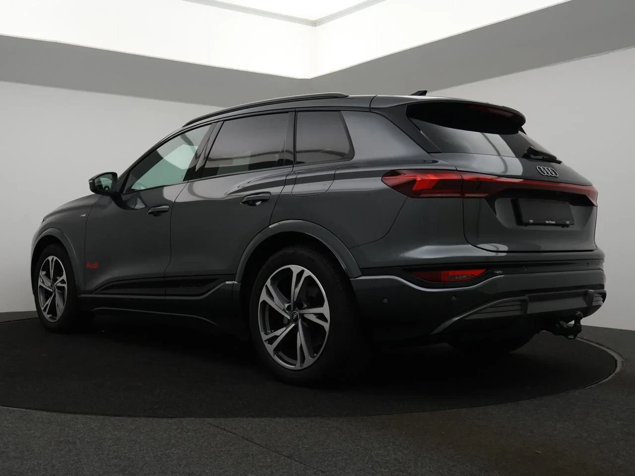 Audi-Q6 e-tron-image-6