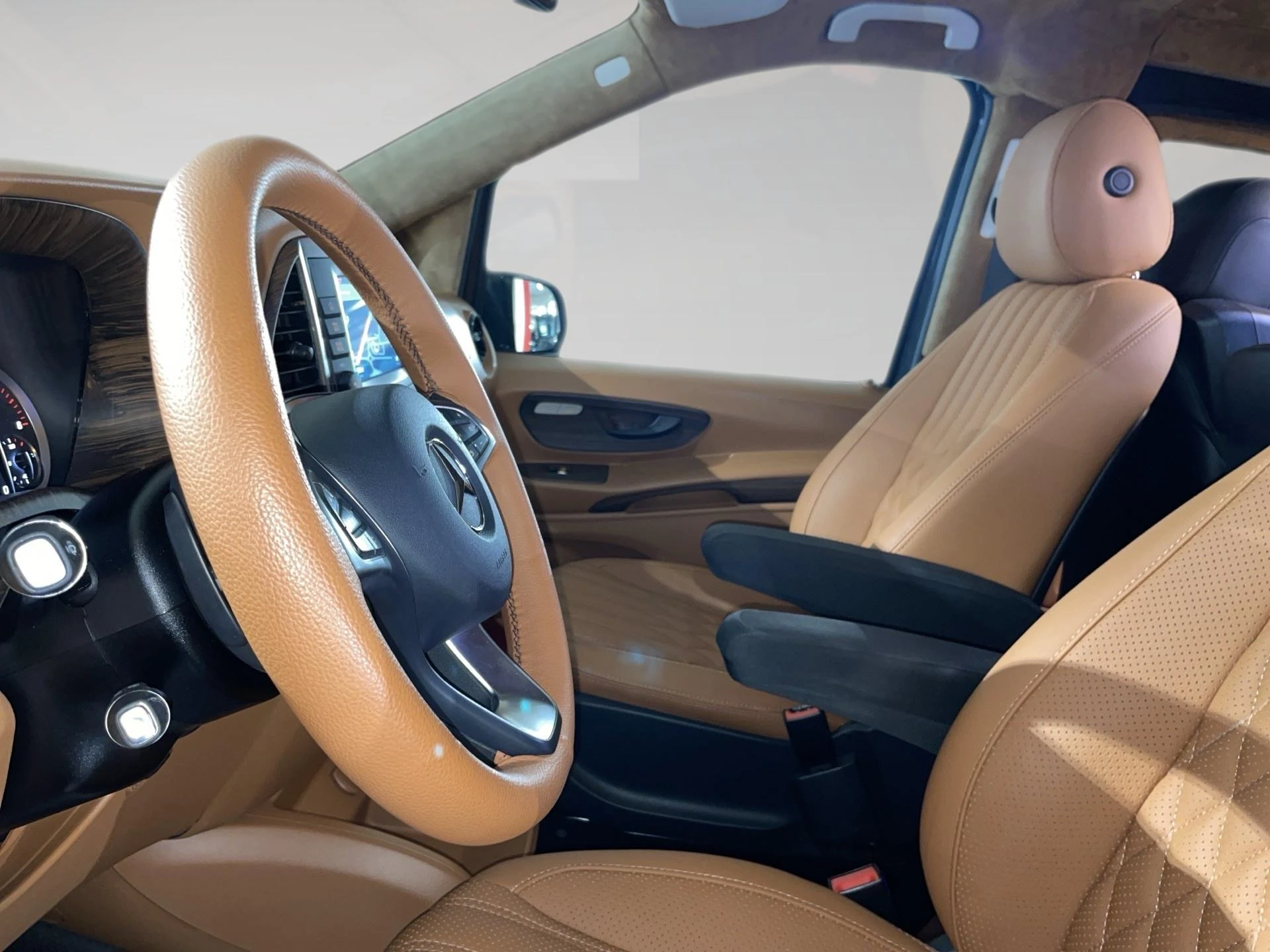 Mercedes-Benz-Vito-image-3