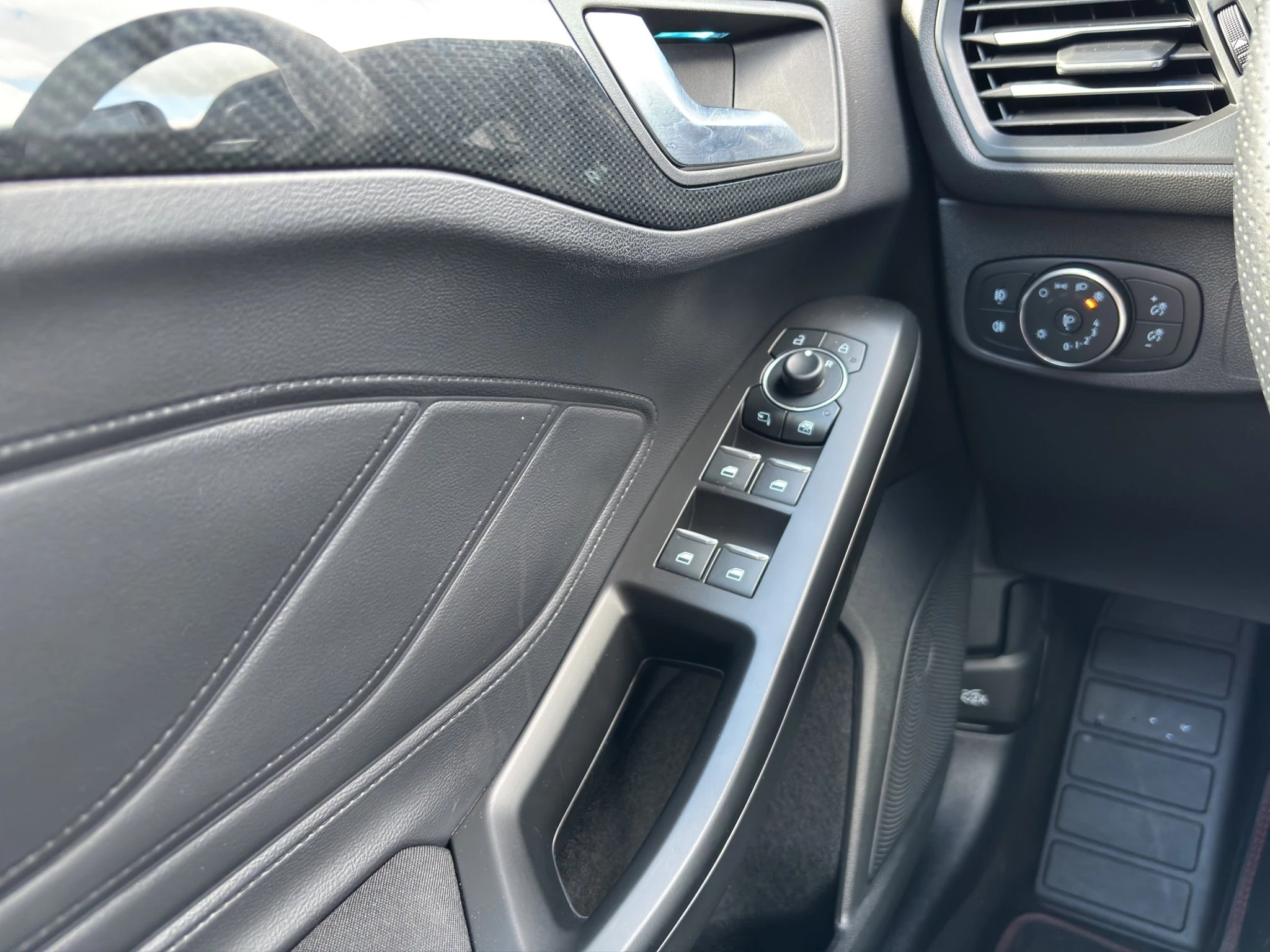 Ford Focus ST-Line X Turnier Aut.*AHK*ACC*HUD*KAM*NAVI*WINTER-PKT.