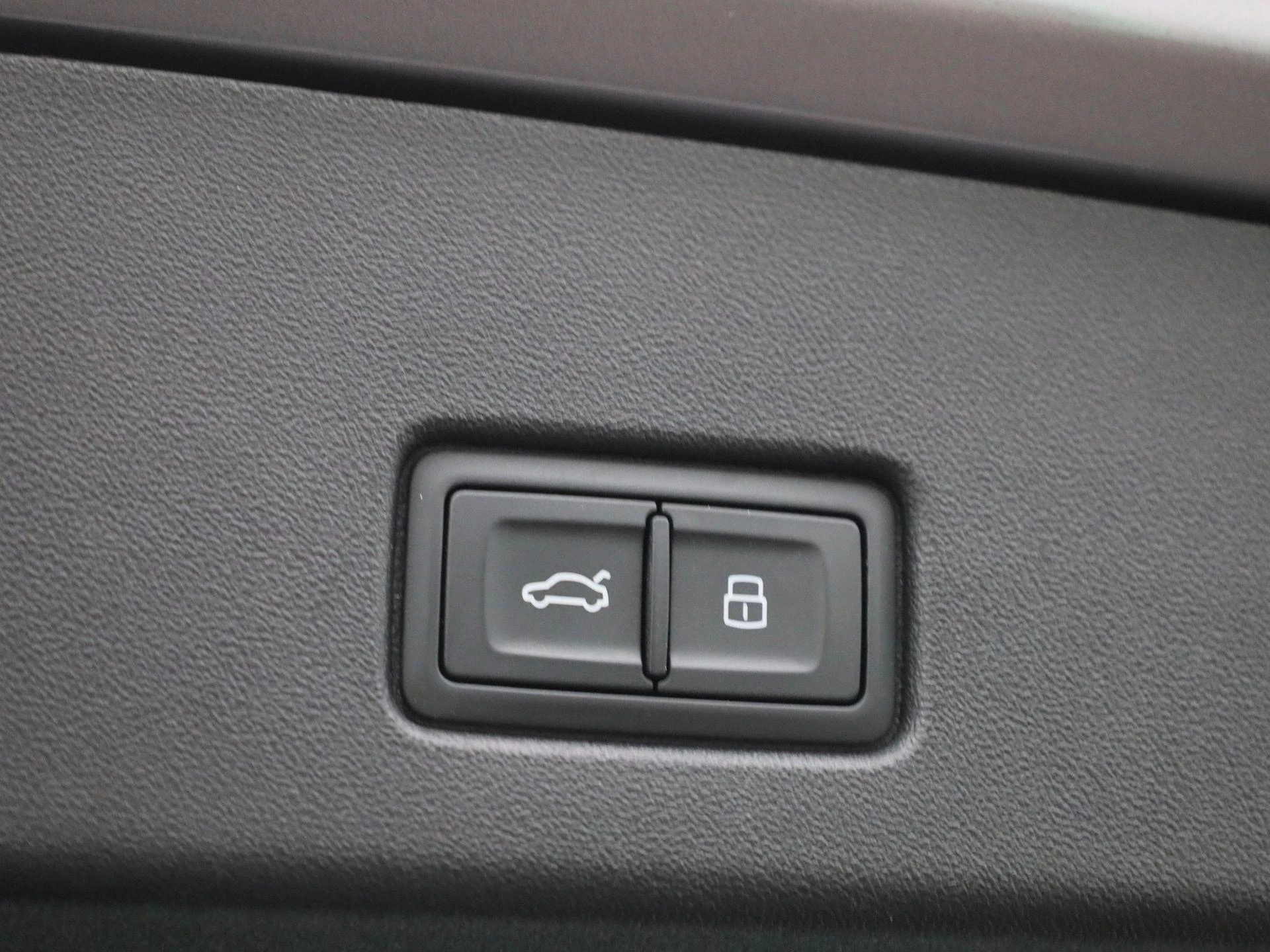 Audi-Q4 e-tron-image-40